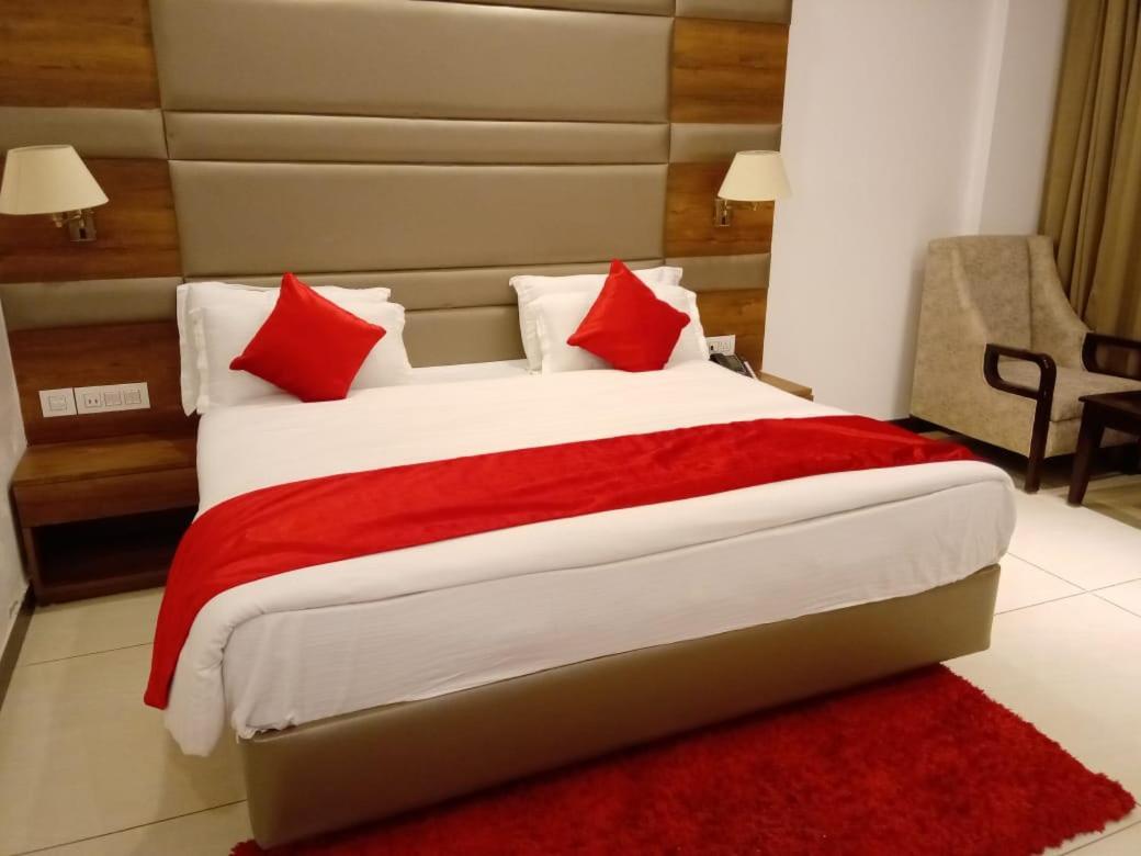 Hotel Green Orchid Udhampur Ngoại thất bức ảnh